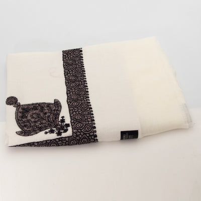 Yemeni white shawl with beautiful dark embroidery شال ابيض مع تطريز غامق
