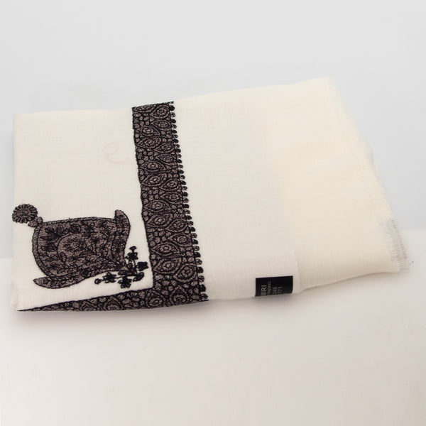 Yemeni white shawl with beautiful dark embroidery شال ابيض مع تطريز غامق