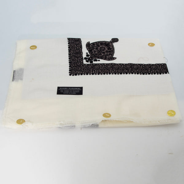 Yemeni white shawl with beautiful dark embroidery شال ابيض مع تطريز غامق