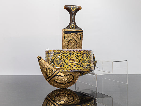 Adult Golden Janbyiah